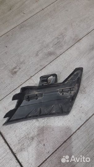 Кронштейн переднего бампера правый Mercedes S