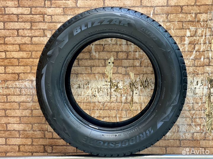 Bridgestone Blizzak DM-V2 225/65 R17