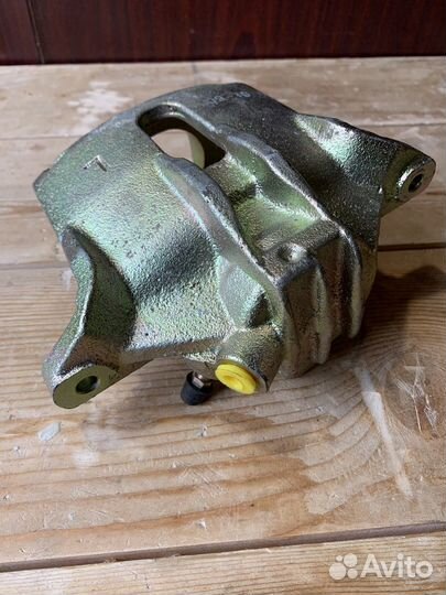 Суппорт новый citroen с4