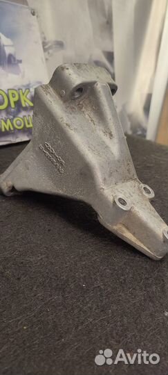 Правый кронштейн двигателя Chery Amulet