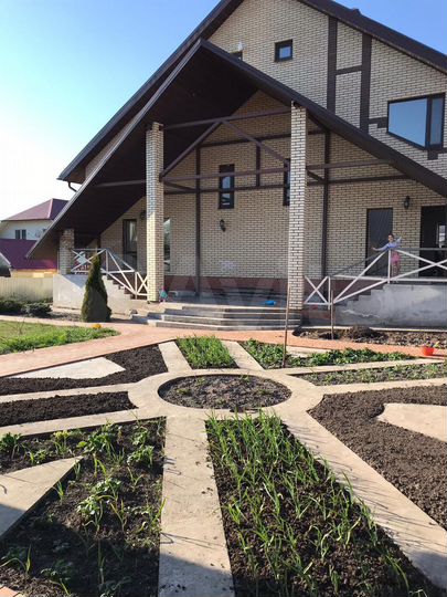 Дом 240 м² на участке 12 сот.