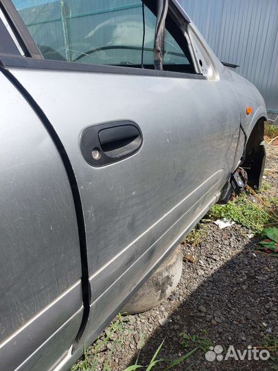 Дверь передняя правая nissan sunny n16
