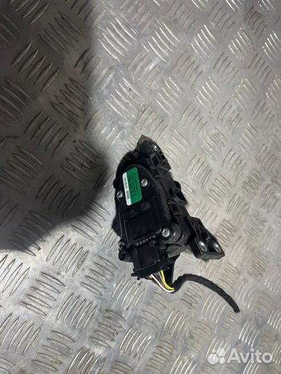 Педаль газа Volkswagen Transporter 6 2.0 TDI 2016