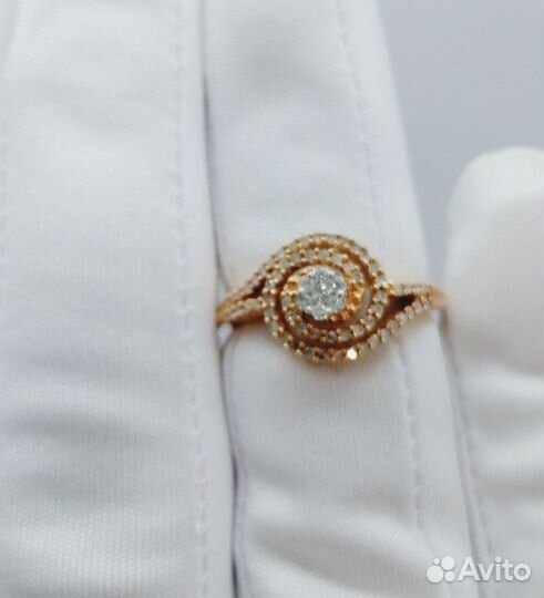 Золотое кольцо с камнем 17,5р