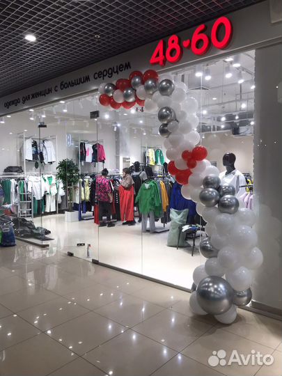 Оформление воздушными шарами входные групп магазин