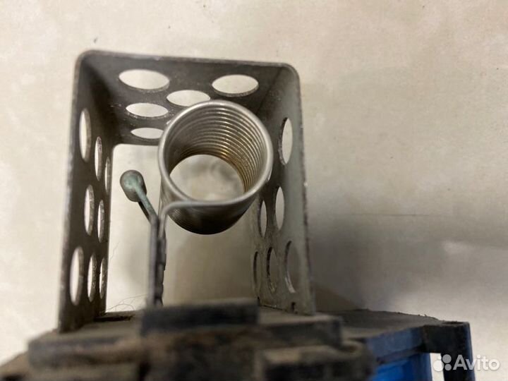 Резистор охлаждения двигателя Peugeot 308