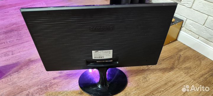 Монитор samsung LS24B150