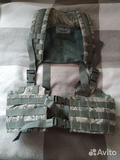 Разгрузочный жилет, чест риг США