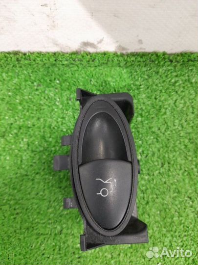 Кнопка открывания багажника Mercedes-Benz W211