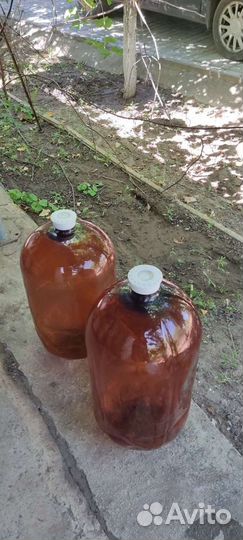 Две Бутыли пластик 30л