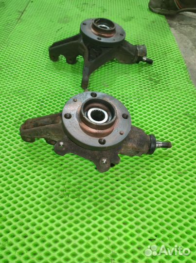 Поворотный кулак в сборе Peugeot 308