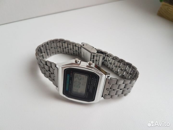 Электронные часы Casio