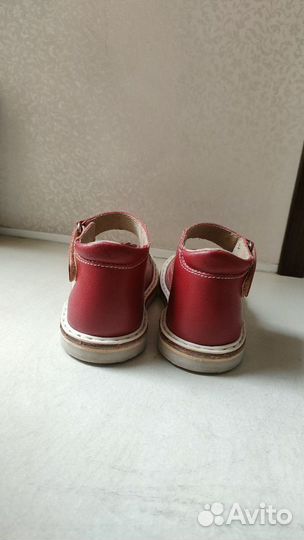 Туфли для девочки 24р