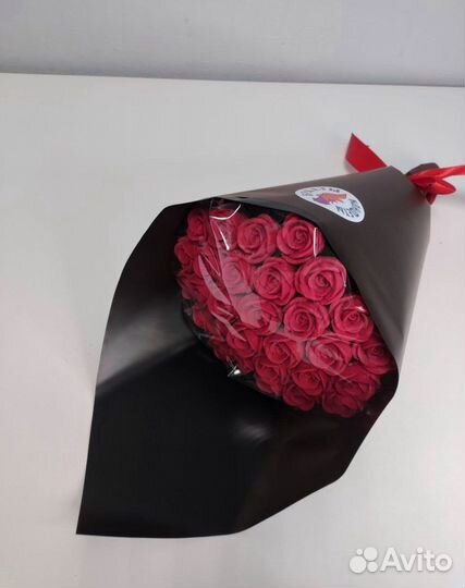 Красные Розы из Белого Шоколада - 29 шт в Букете