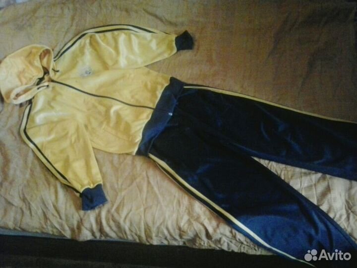 Костюм спортивный