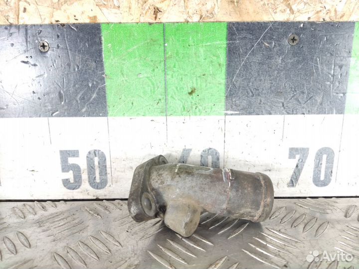 Фланец системы охлаждения Mitsubishi Carisma 2000