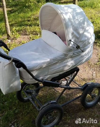 Коляска Inglesina Sofia и автолюлька