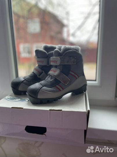 Ботинки лыжные р 32-33
