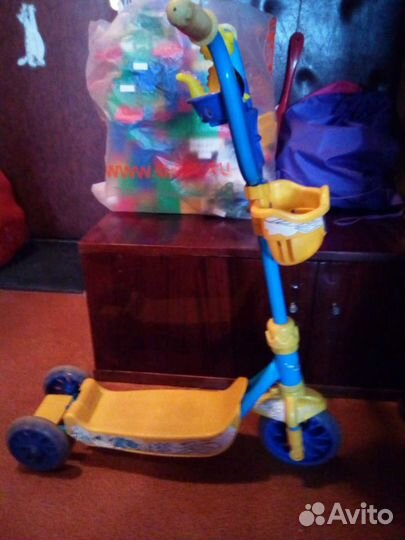 Самокат с корзиной