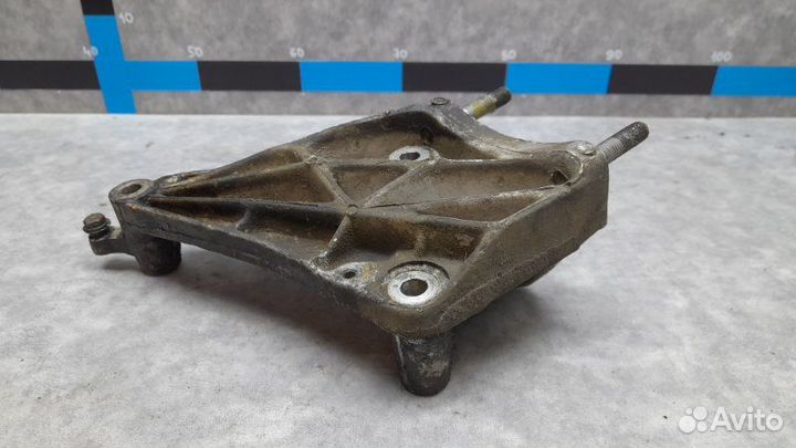 Кронштейн подушки двигателя Iran Khodro Samand 1.8