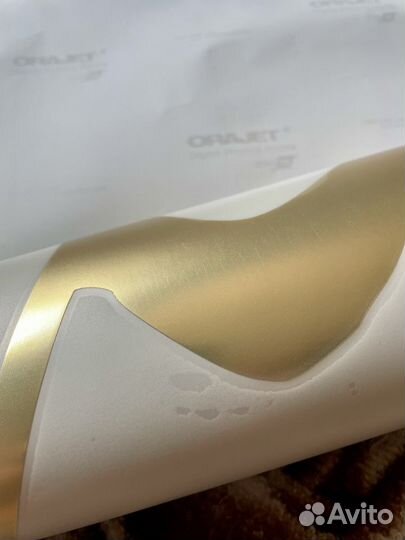 Наклейка на витрину