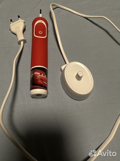 Детская электрическая зубная щетка Braun Oral B