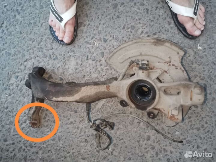 Кулак поворотный audi a4 b5