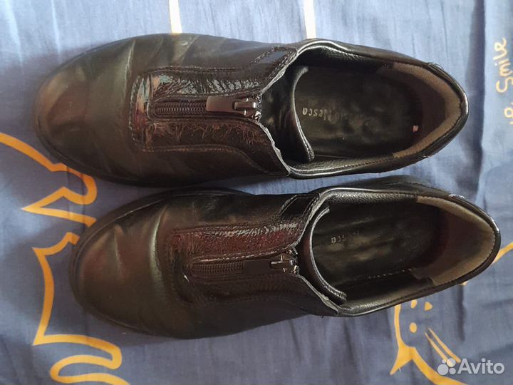 Кроссовки.Ботинки размер 38.Бутильоны размер 39