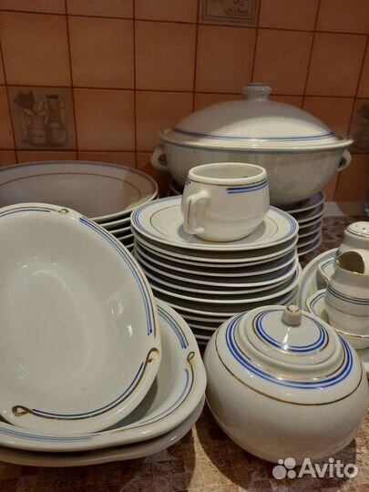 Столовый сервиз пр-во Корея