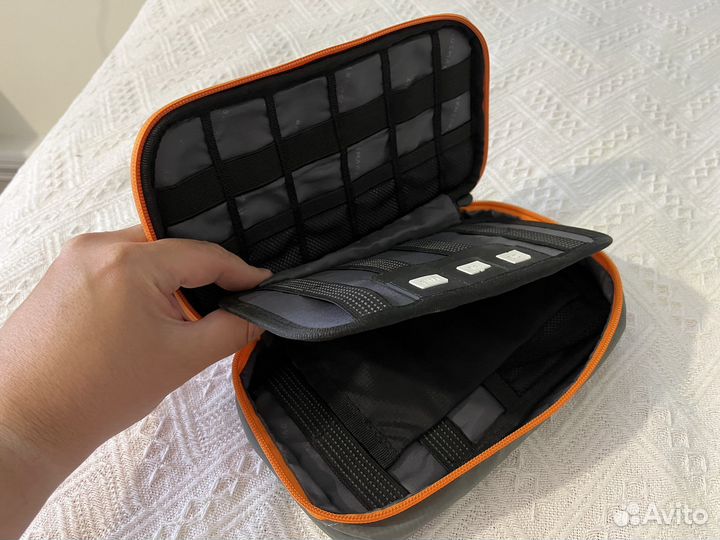 Органайзер для проводов и техники для путешествий