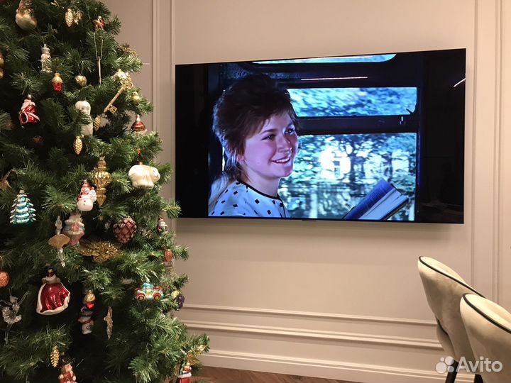 Повесить телевизор на стену