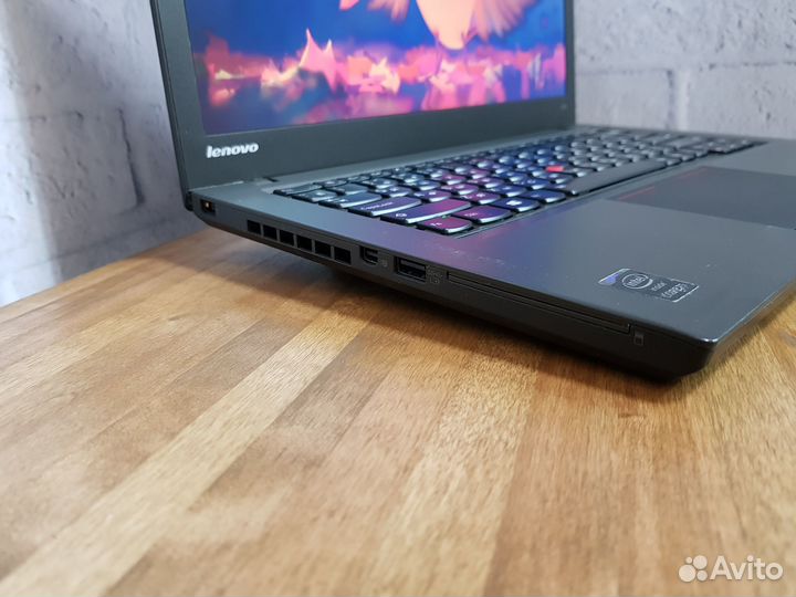 Шустрый ноутбук на Intel Core i5 с SSD