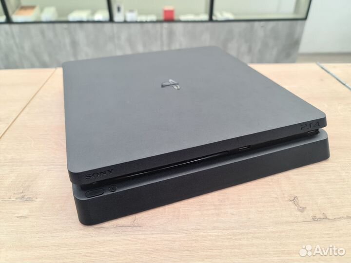 Sony PlayStation 4 Slim 1000gb 3ревизия 2 геймпада