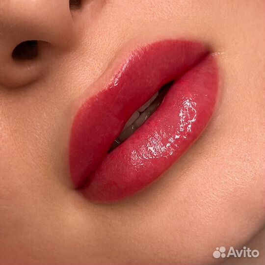 Перманентный макияж губ