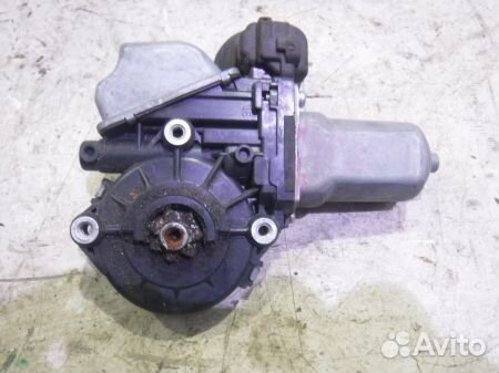 Моторчик заднего правого стеклоподъемника 85720601