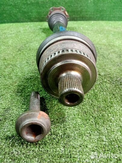 Привод передний левый Audi A4 8E B6 ALT (2.0) 2002