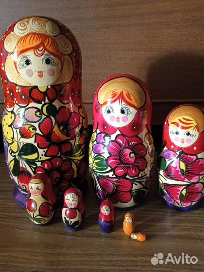 Глобус. Цветы, матрёшки