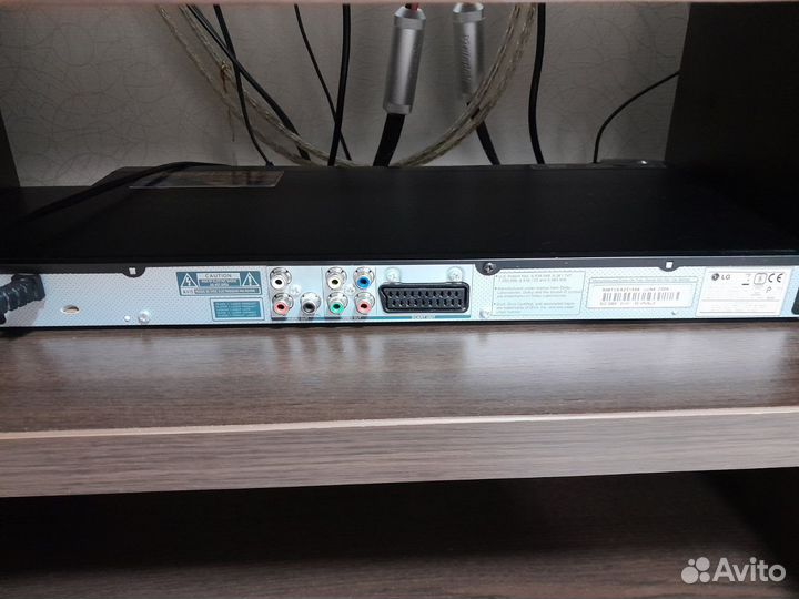 DVD-плеер LG DVX-497K с караоке