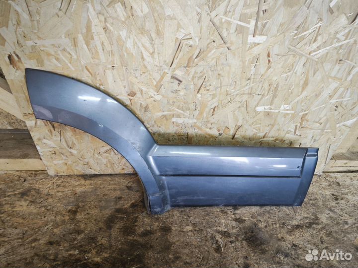 Накладка двери задняя правая Kia Sorento 1