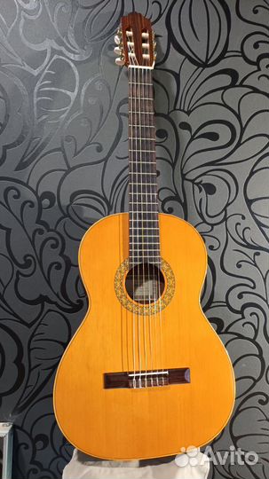 Испанская классическая гитара