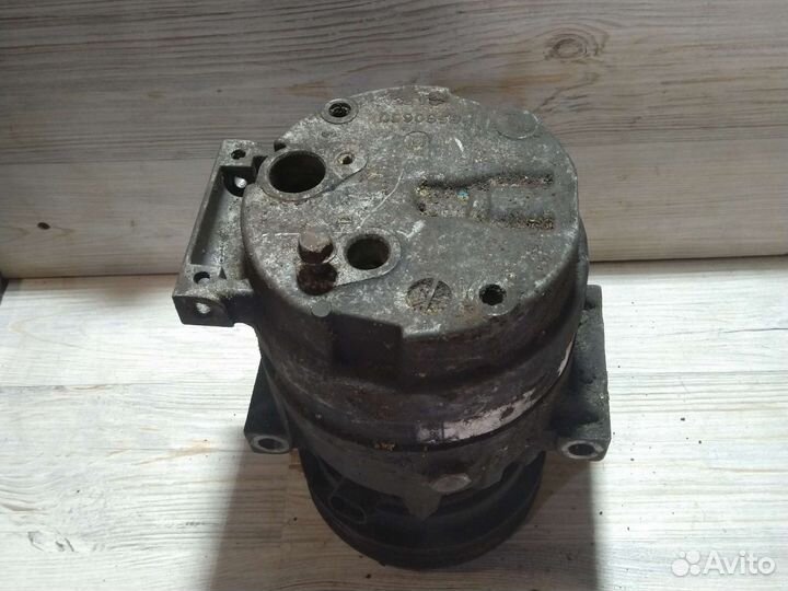 Компрессор кондиционера Renault Scenic 1