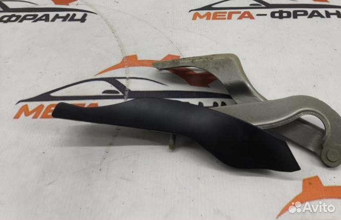 Петля капота левая Peugeot 308 легковой универсал