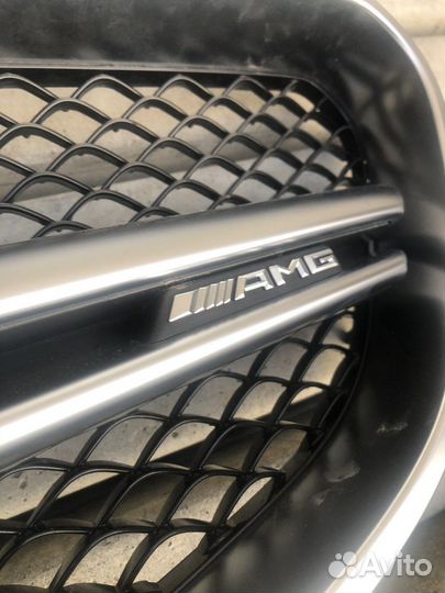 Оригинальная решетка mersedes bens 212 amg