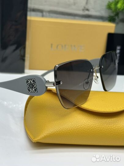 Солнцезащитные очки женские Loewe