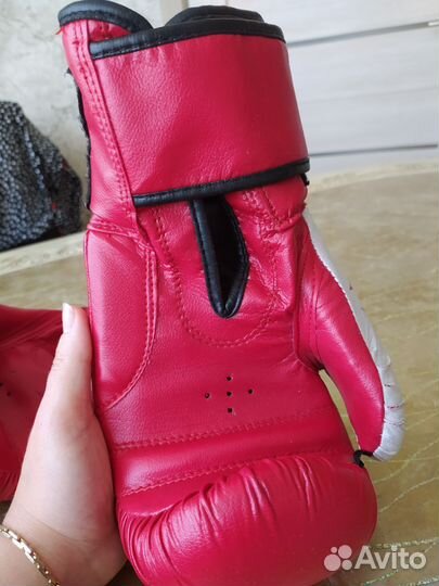 Боксерские перчатки 10 oz venum