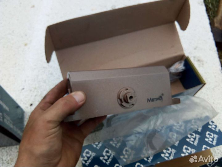 Доводчик дверной