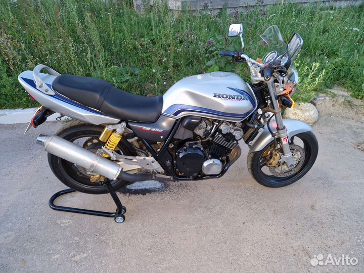 Honda cb 400 vtec 1