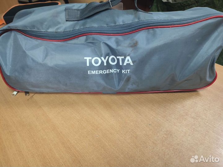 Оригинальный набор автомобилиста Toyota