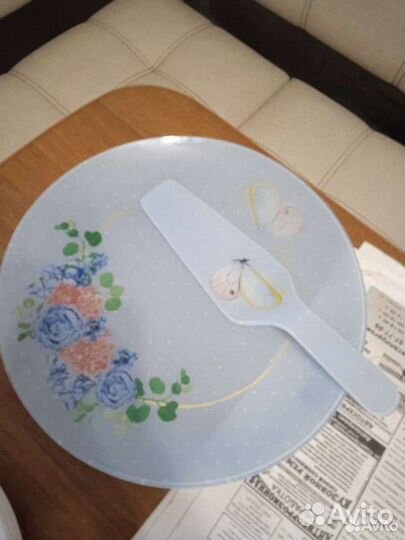 Тарелки большие плоские