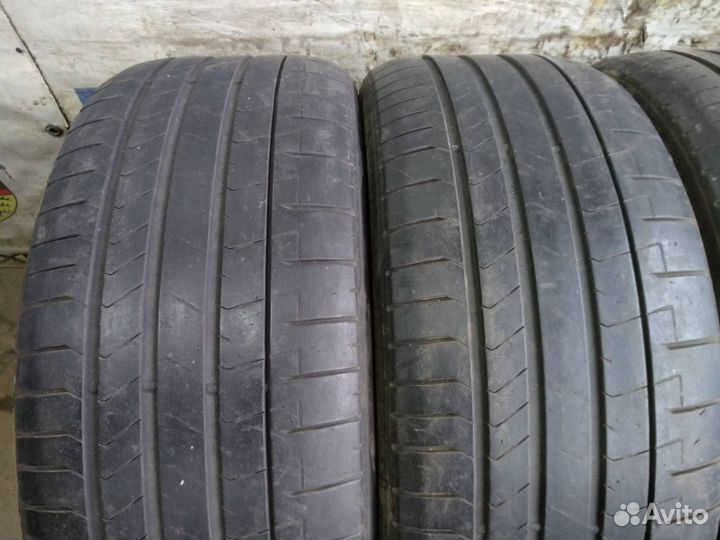 Pirelli P Zero PZ4 275/40 R22 107Y